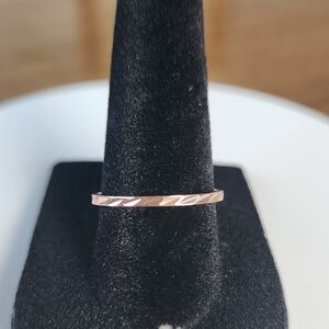Pretty Bird Jewelry Rose Gold Plated Textured Band Ring